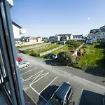 Luxury 2-bedroom Overlooking The شقة
