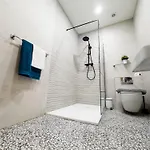 Luxury 2-bedroom Overlooking The شقة