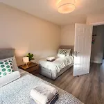 Luxury 2-bedroom Overlooking The شقة
