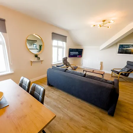 Lejlighed Luxury Penthouse Overlooking Main *
