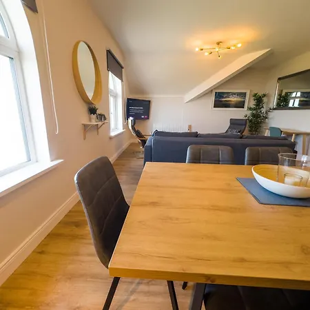 Luxury Penthouse Overlooking Main Lejlighed *