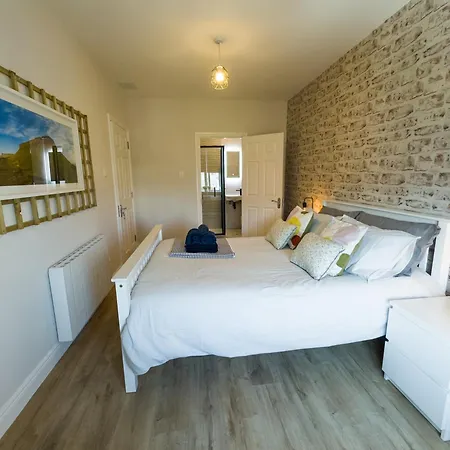 Luxury 2-bedroom Overlooking The Appartement