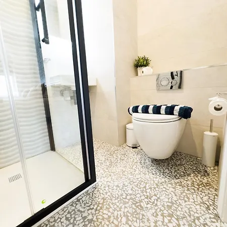 Luxury 2-bedroom Overlooking The * בונדוראן