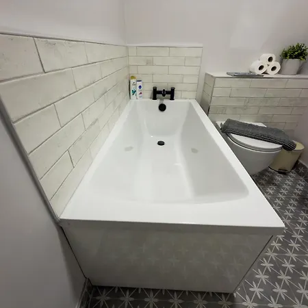 Luxury 2-bedroom Overlooking The 班多伦