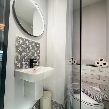 Luxury 2-bedroom Overlooking The Appartement *