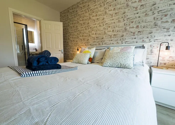 Luxury 2-bedroom Overlooking The 公寓 *