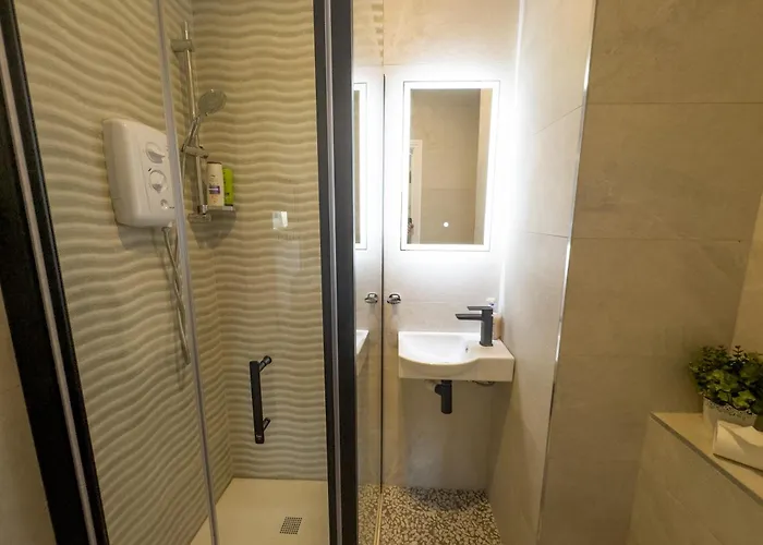 Luxury 2-bedroom Overlooking The Lejlighed