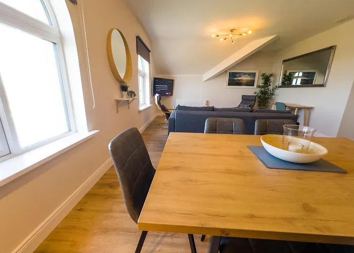 Luxury 2-bedroom Overlooking The Lejlighed *