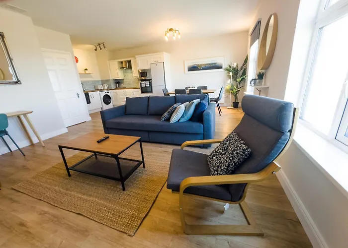 Luxury 2-bedroom Overlooking The Lejlighed *