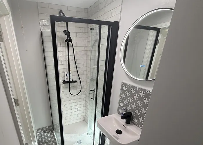 Luxury 2-bedroom Overlooking The Lejlighed