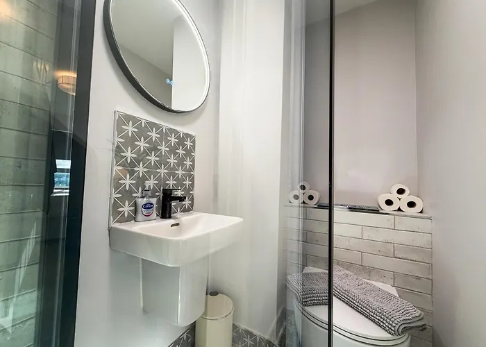 Luxury 2-bedroom Overlooking The 公寓 *